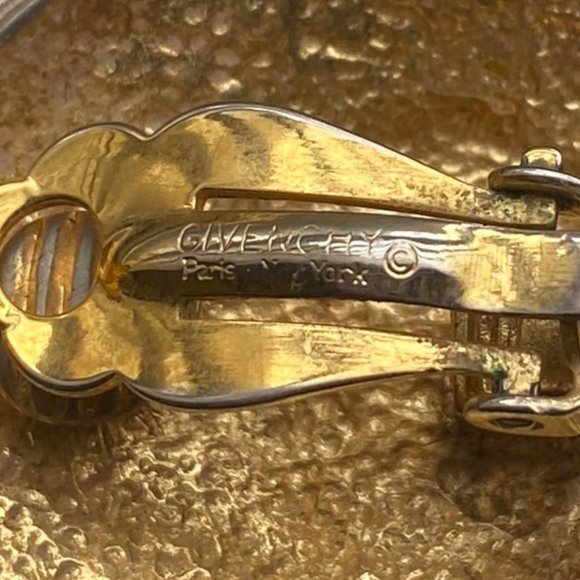 Givenchy vintage signed stamped gold engraved circular circle clip on earrings - Picture 6 of 6